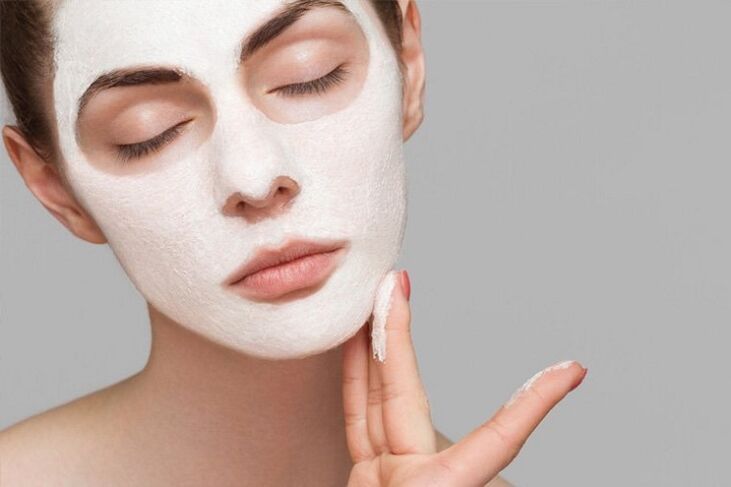 Mascarilla de rejuvenecimiento de la piel facial.